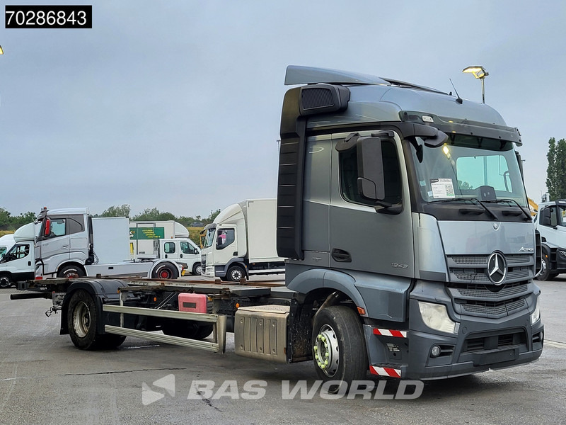 Mercedes-Benz Actros 1843 4X2 BDF 2xTanks Automatic Euro 6 - Container transporter/ Swap body truck: picture 3 Mercedes-Benz Actros 1843 4X2 BDF 2xTanks Automatic Euro 6 - Container transporter/ Swap body truck: picture 3
