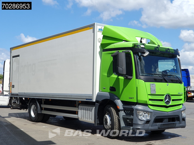 Mercedes-Benz Antos 1827 Antos 4X2 18tonner 2000kg Ladebordwand Xenon Euro 6 - Box truck: picture 3 Mercedes-Benz Antos 1827 Antos 4X2 18tonner 2000kg Ladebordwand Xenon Euro 6 - Box truck: picture 3