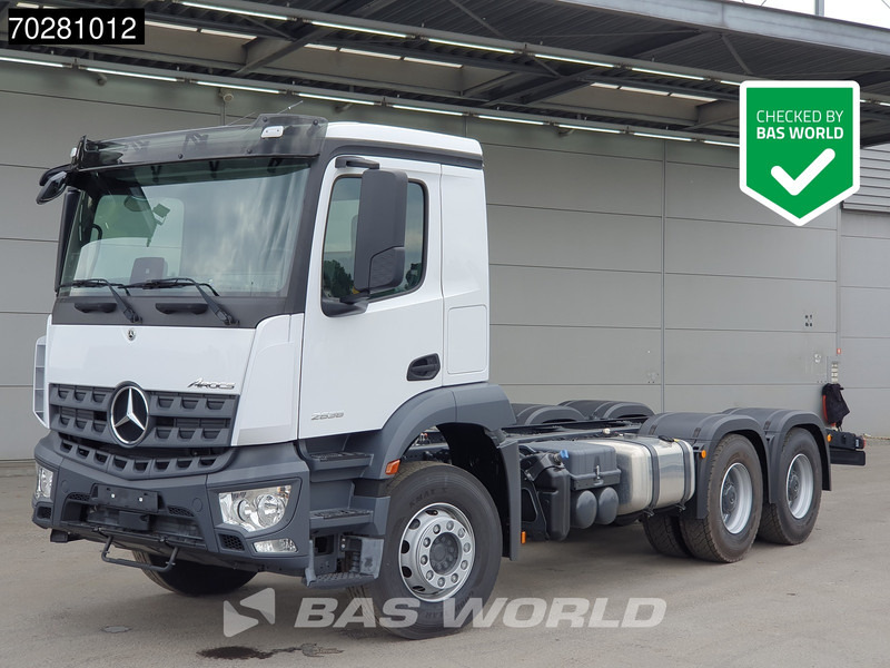 Mercedes-Benz Arocs 2636 6X4 NEW chassis Flange PTO Big-Axle Steelsuspension Euro 6 - Cab chassis truck: picture 1 Mercedes-Benz Arocs 2636 6X4 NEW chassis Flange PTO Big-Axle Steelsuspension Euro 6 - Cab chassis truck: picture 1