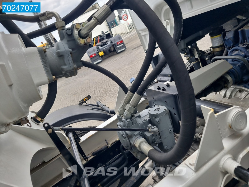 New Concrete mixer truck SHACMAN L3000 8X4 NEW 8m3 Liebherr Mixer Big Axle Steel suspension: picture 9