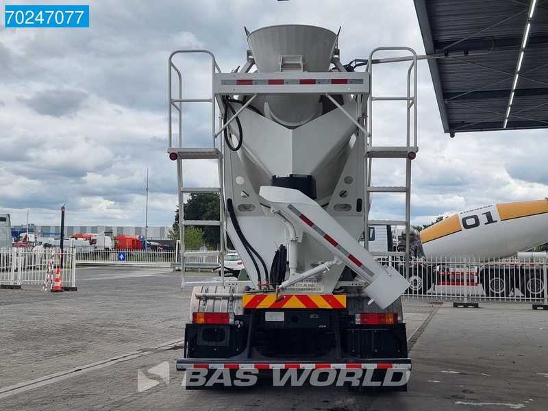 New Concrete mixer truck SHACMAN L3000 8X4 NEW 8m3 Liebherr Mixer Big Axle Steel suspension: picture 6