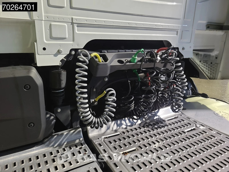 DAF XF 480 4X2 Mega 2xTanks ACC LED - Tractor unit: picture 3 DAF XF 480 4X2 Mega 2xTanks ACC LED - Tractor unit: picture 3