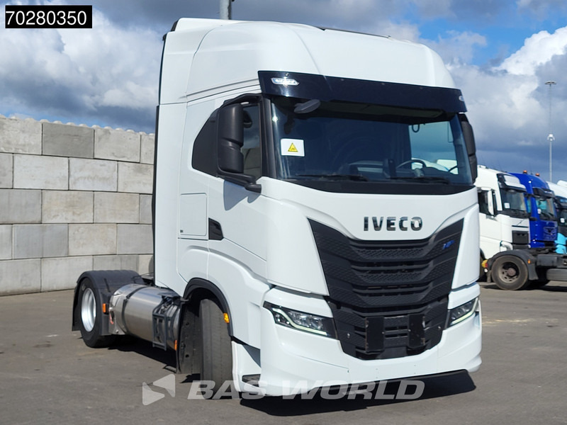 Iveco S-Way 460 4X2 Retarder 2x LNG Tanks ACC Navi LED Euro 6 - Tractor unit: picture 3 Iveco S-Way 460 4X2 Retarder 2x LNG Tanks ACC Navi LED Euro 6 - Tractor unit: picture 3