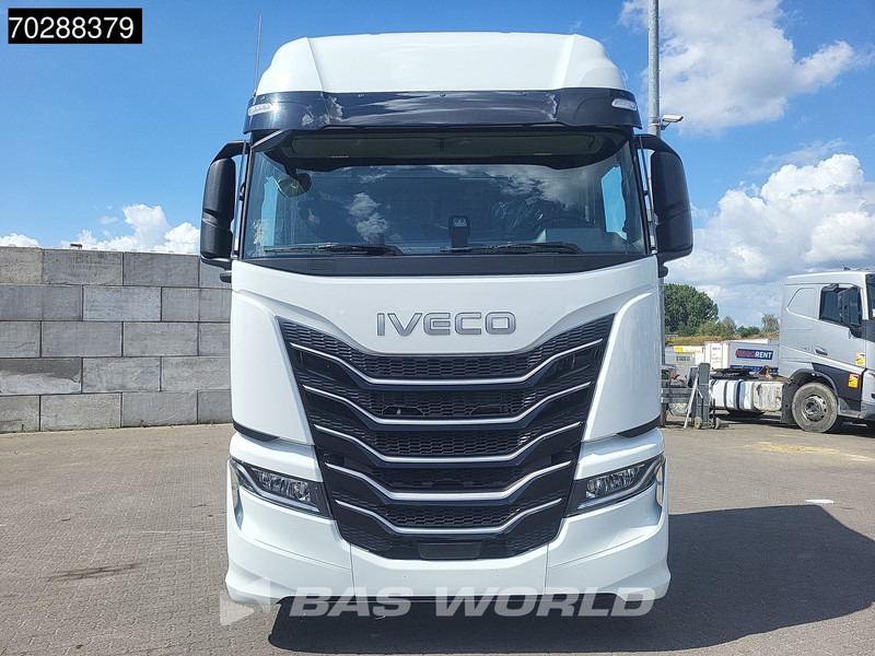 New Tractor unit Iveco S-Way 580 4X2 NEW! 2x Tanks Navi ACC Standklima: picture 15