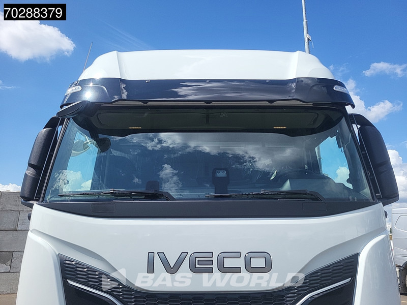 New Tractor unit Iveco S-Way 580 4X2 NEW! 2x Tanks Navi ACC Standklima: picture 17