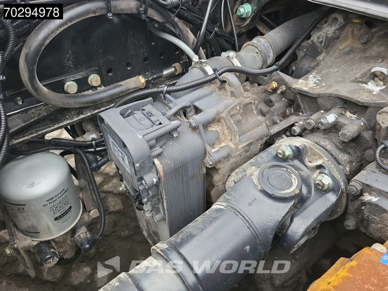 Tractor unit MAN TGX 18.580 4X2 Full-Air Retarder Leder Standairco 2xTanks Navi Xenon ACC Euro 6: picture 16 Tractor unit MAN TGX 18.580 4X2 Full-Air Retarder Leder Standairco 2xTanks Navi Xenon ACC Euro 6: picture 16