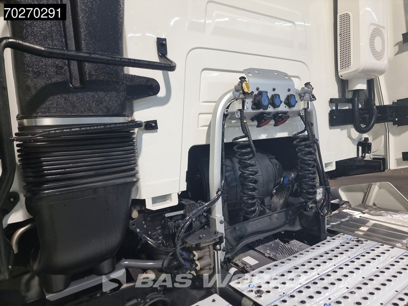 Renault T 480 4X2 Retarder TC 2x Tanks Standklima SleeperCab - Tractor unit: picture 5 Renault T 480 4X2 Retarder TC 2x Tanks Standklima SleeperCab - Tractor unit: picture 5