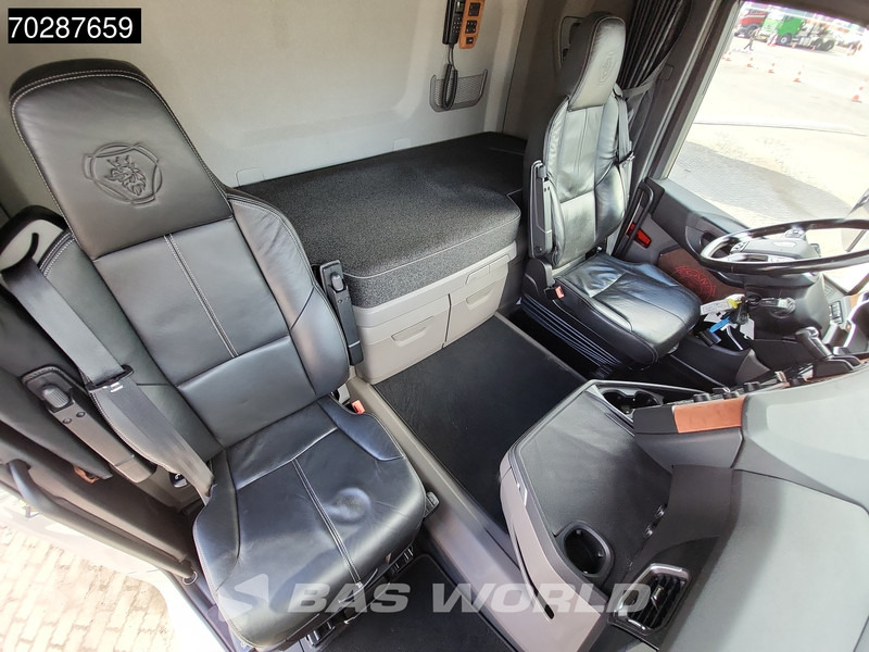 Tractor unit Scania R590 R 6X4 Full-Air Retarder Standklima Leather LED: picture 6
