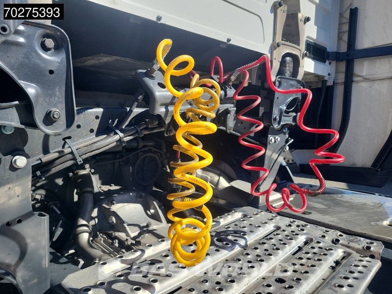 Scania S460 4X2 Retarder 2x Tanks - Tractor unit: picture 5 Scania S460 4X2 Retarder 2x Tanks - Tractor unit: picture 5