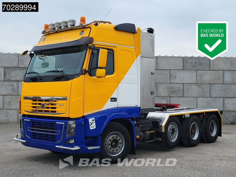 Volvo FH16 700 FH16 8X4 90T! Retarder Big-Axle Lift+Lenkachse Euro 5 - Tractor unit: picture 1 Volvo FH16 700 FH16 8X4 90T! Retarder Big-Axle Lift+Lenkachse Euro 5 - Tractor unit: picture 1