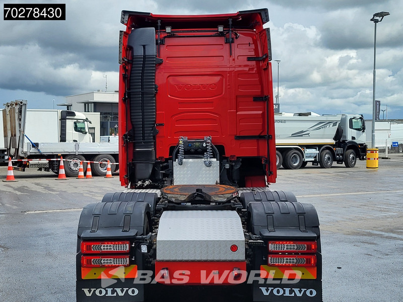 Volvo FH16 750 FH16 6X2 Special-Interior Full-Air Work-Remote Dynamic Steering Alcoa ACC Xenon - Tractor unit: picture 3 Volvo FH16 750 FH16 6X2 Special-Interior Full-Air Work-Remote Dynamic Steering Alcoa ACC Xenon - Tractor unit: picture 3