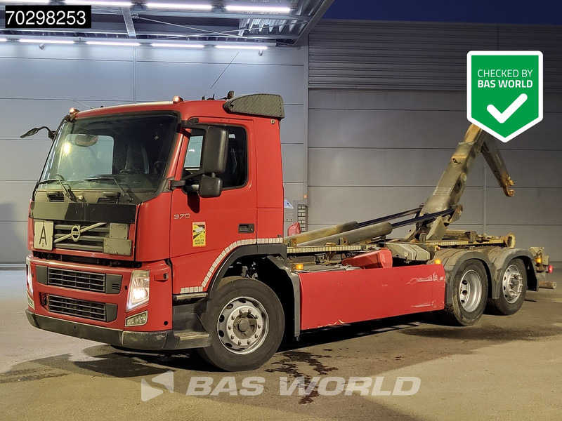 Volvo FM 370 6X2 21t Hooklift Lift Axle Automatic Euro 5 - Hook lift truck: picture 1 Volvo FM 370 6X2 21t Hooklift Lift Axle Automatic Euro 5 - Hook lift truck: picture 1