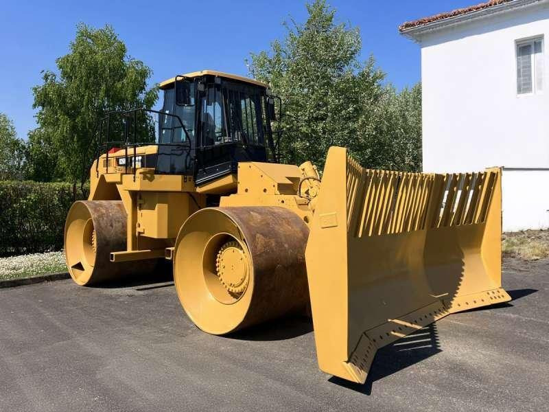 Caterpillar 826H - Compactor: picture 2 Caterpillar 826H - Compactor: picture 2
