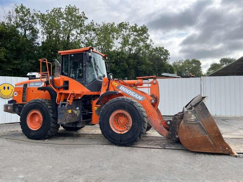 Doosan DL350-5 - Wheel loader: picture 1 Doosan DL350-5 - Wheel loader: picture 1