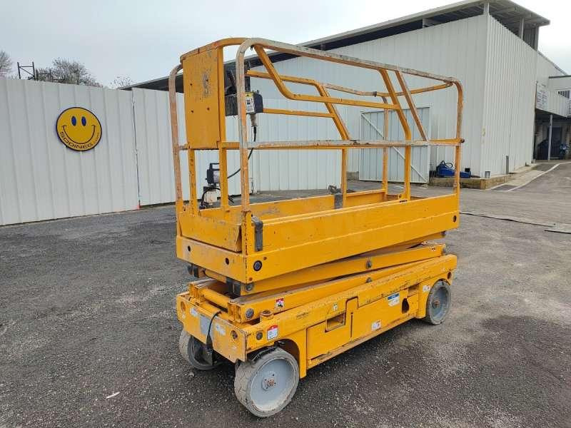 Vertical mast lift Haulotte CISEAUX COMPACT 8: picture 7