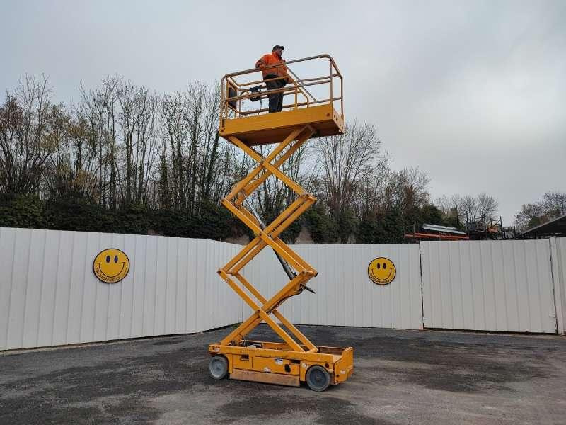 Vertical mast lift Haulotte CISEAUX COMPACT 8: picture 1