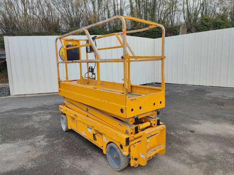 Vertical mast lift Haulotte CISEAUX COMPACT 8: picture 9