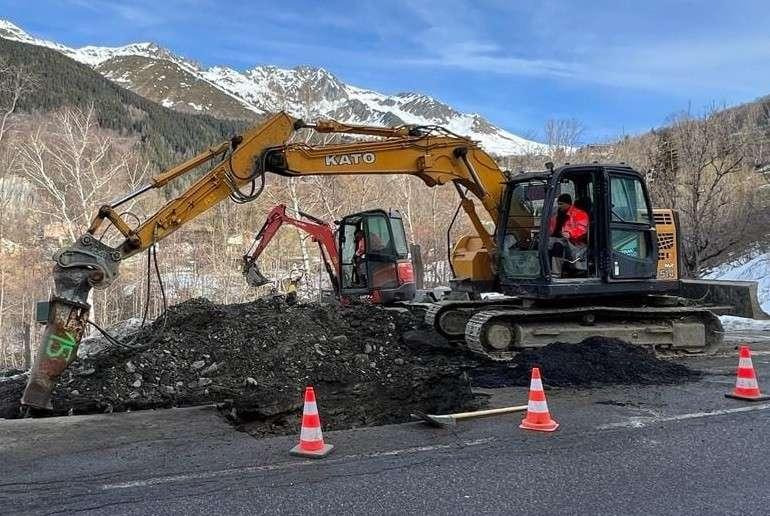 Kato HD514MR - Crawler excavator: picture 4 Kato HD514MR - Crawler excavator: picture 4