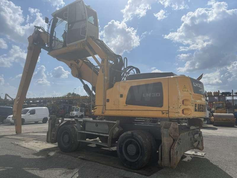 Liebherr LH30M LITRONIC - Waste/ Industry handler: picture 5 Liebherr LH30M LITRONIC - Waste/ Industry handler: picture 5
