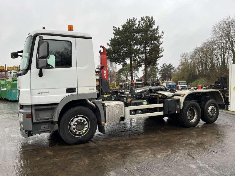 Mercedes ACTROS 2544 - Hook lift truck: picture 3 Mercedes ACTROS 2544 - Hook lift truck: picture 3