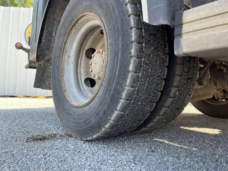 Tank truck Renault MIDLUM 180 DCI: picture 16