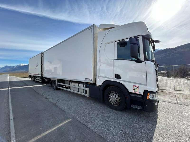 Scania R450 4X2 - Tractor unit: picture 1 Scania R450 4X2 - Tractor unit: picture 1