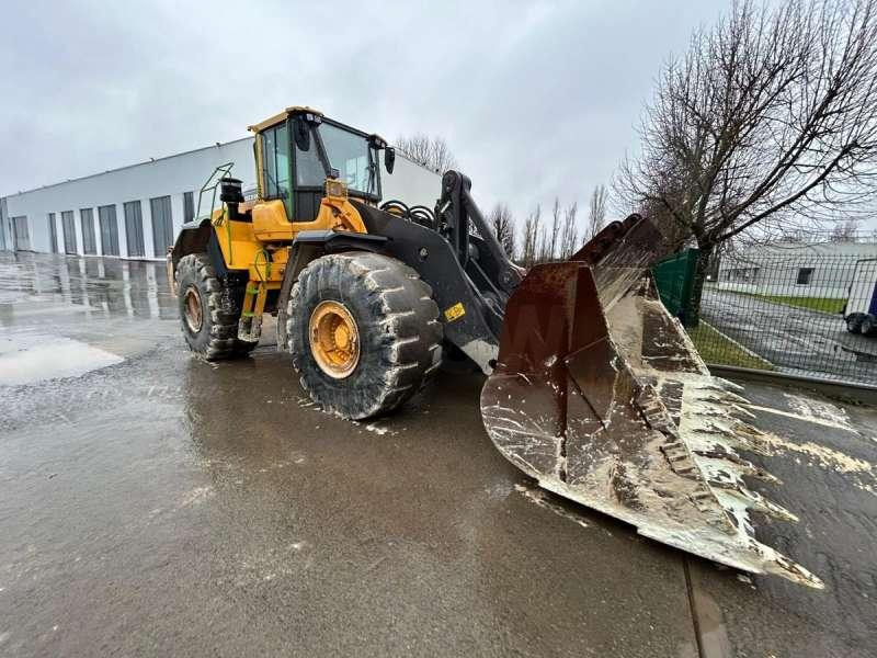 Volvo L220H - Wheel loader: picture 2 Volvo L220H - Wheel loader: picture 2