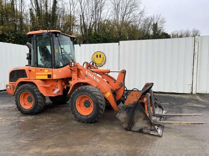 Wheel loader Volvo L30G: picture 1