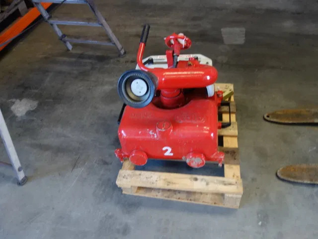 Mercedes-Benz 1325 MOBIL WATER CANON - Fire truck: picture 2 Mercedes-Benz 1325 MOBIL WATER CANON - Fire truck: picture 2