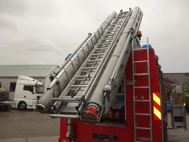 Volvo FM 10 330 pk 2000 LITER WATER TANK KRONEBURGPUMP - Fire truck: picture 5 Volvo FM 10 330 pk 2000 LITER WATER TANK KRONEBURGPUMP - Fire truck: picture 5