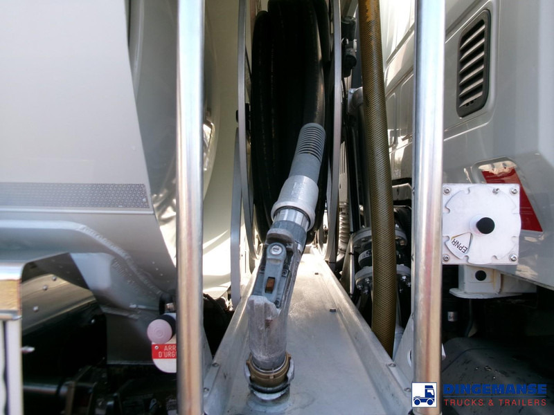 Iveco AD260S31Y 6X2 fuel tank 19 m3 / 5 comp / ADR 02-07-2024 on lease Iveco AD260S31Y 6X2 fuel tank 19 m3 / 5 comp / ADR 02-07-2024: picture 11