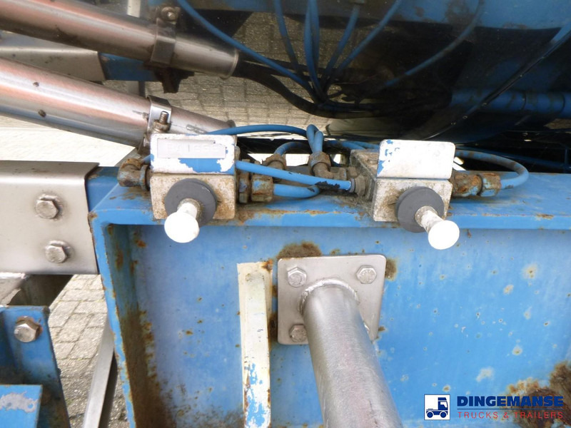 Tank semi-trailer MAISONNEUVE Chemical tank inox 26 m3 / 1 comp: picture 19 Tank semi-trailer MAISONNEUVE Chemical tank inox 26 m3 / 1 comp: picture 19