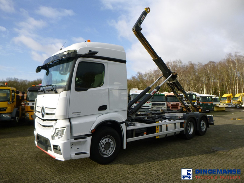 Mercedes-Benz Actros 2843 6x2 Hyva container hook 20t - Hook lift truck: picture 1 Mercedes-Benz Actros 2843 6x2 Hyva container hook 20t - Hook lift truck: picture 1