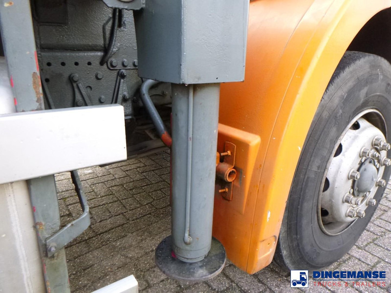 Mercedes-Benz Atego 1823 4x2 Putzmeister concrete pump 16 m on lease Mercedes-Benz Atego 1823 4x2 Putzmeister concrete pump 16 m: picture 17 Mercedes-Benz Atego 1823 4x2 Putzmeister concrete pump 16 m on lease Mercedes-Benz Atego 1823 4x2 Putzmeister concrete pump 16 m: picture 17