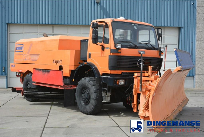 Mercedes-Benz SK 2031 4x4x4 Schmidt CJS9 airport sweeper snow plough - Snow removal vehicle: picture 1 Mercedes-Benz SK 2031 4x4x4 Schmidt CJS9 airport sweeper snow plough - Snow removal vehicle: picture 1