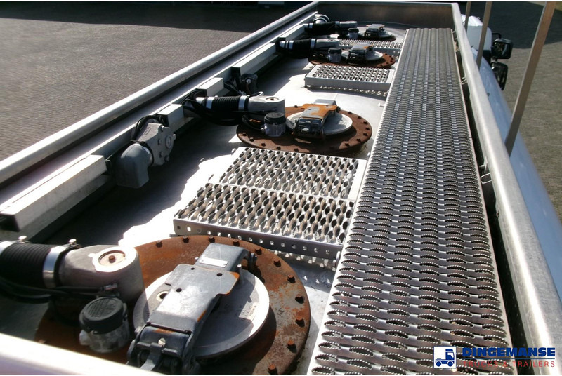 Renault Premium 300 4x2 fuel tank 14.2 m3 / 4 comp on lease Renault Premium 300 4x2 fuel tank 14.2 m3 / 4 comp: picture 16