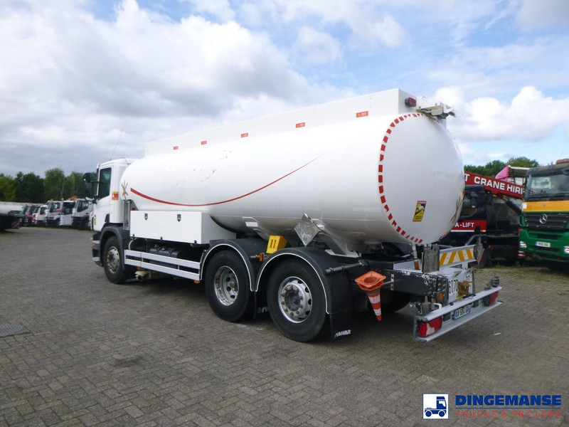 Scania P 320 DB 6X2 fuel tank 18.8 m3 / 5 comp - Tank truck: picture 3 Scania P 320 DB 6X2 fuel tank 18.8 m3 / 5 comp - Tank truck: picture 3