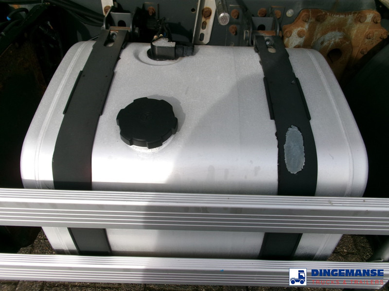 Volvo FE 280 4X2 fuel tank 13.6 m3 / 4 comp / ADR 07/07/24 - Tank truck: picture 5 Volvo FE 280 4X2 fuel tank 13.6 m3 / 4 comp / ADR 07/07/24 - Tank truck: picture 5