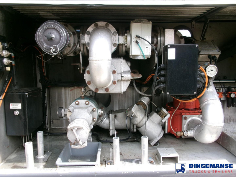 Volvo FM 380 6X2 fuel tank 20.6 m3 / 4 comp on lease Volvo FM 380 6X2 fuel tank 20.6 m3 / 4 comp: picture 12