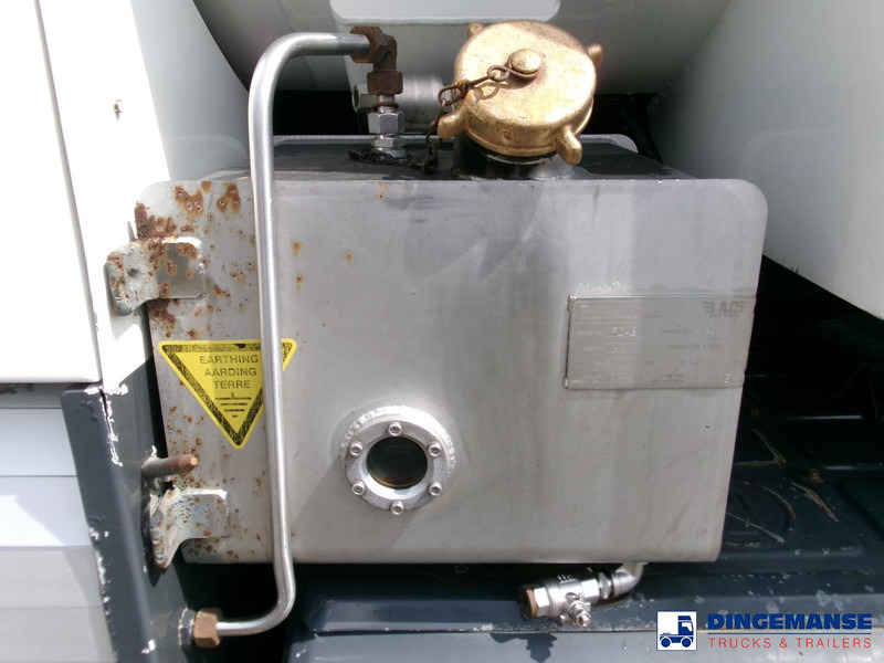 Volvo FM 380 6X2 fuel tank 20.6 m3 / 4 comp on lease Volvo FM 380 6X2 fuel tank 20.6 m3 / 4 comp: picture 9