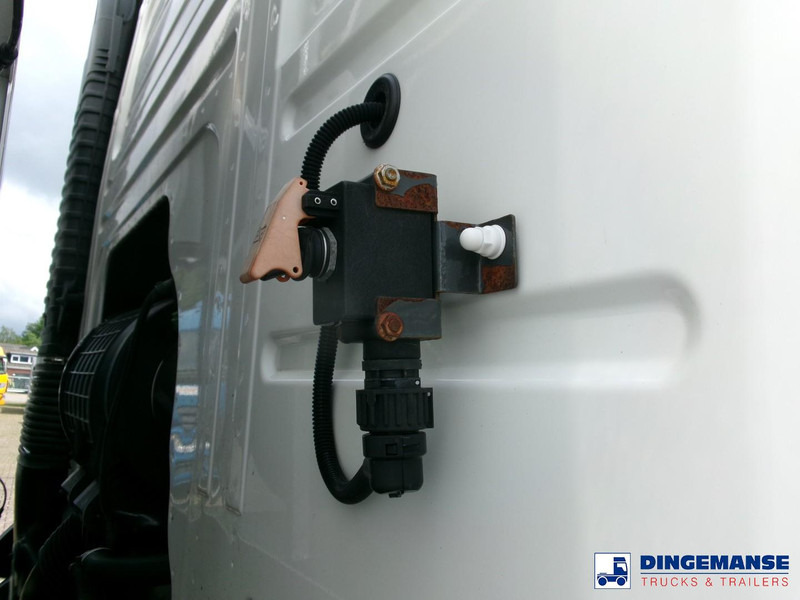 Volvo FM 380 6X2 fuel tank 20.6 m3 / 4 comp on lease Volvo FM 380 6X2 fuel tank 20.6 m3 / 4 comp: picture 8