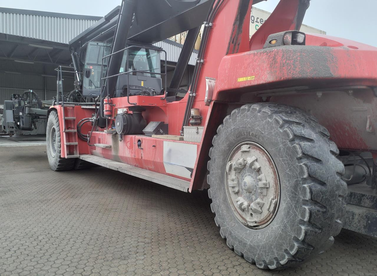 Kalmar DRG450-75C5XS - Reach stacker: picture 2 Kalmar DRG450-75C5XS - Reach stacker: picture 2