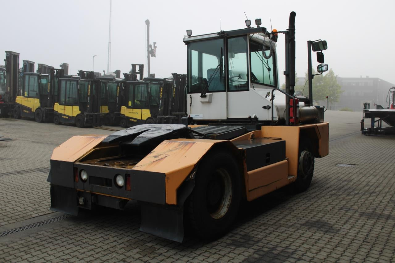 Kalmar TR618I - Terminal tractor: picture 3 Kalmar TR618I - Terminal tractor: picture 3