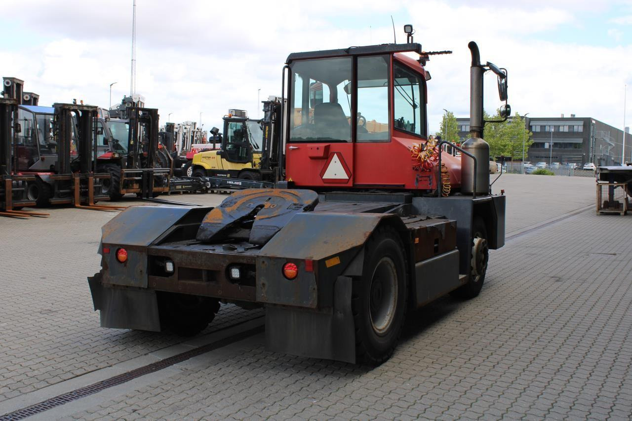 Kalmar TT618I - Terminal tractor: picture 3 Kalmar TT618I - Terminal tractor: picture 3