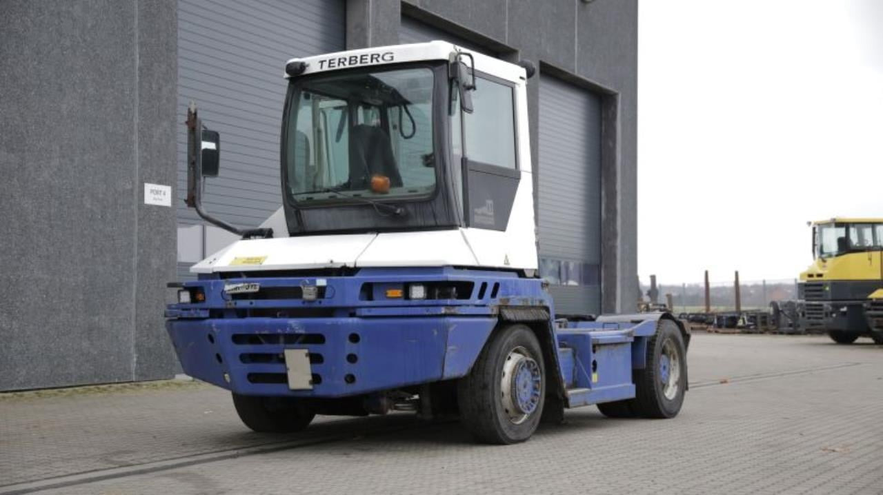 Terberg RT222 - Terminal tractor: picture 2 Terberg RT222 - Terminal tractor: picture 2