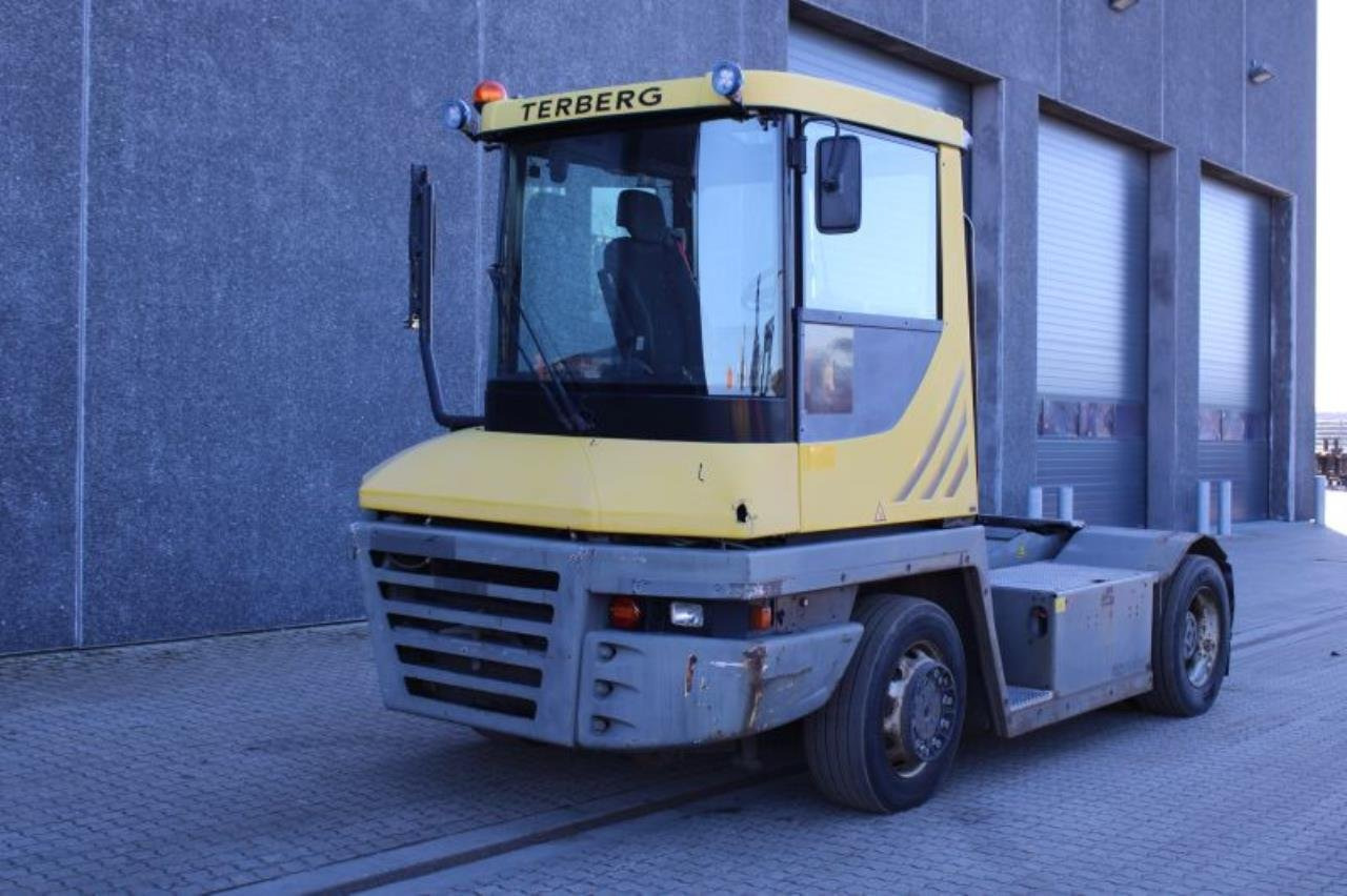 Terberg RT223 - Terminal tractor: picture 2 Terberg RT223 - Terminal tractor: picture 2
