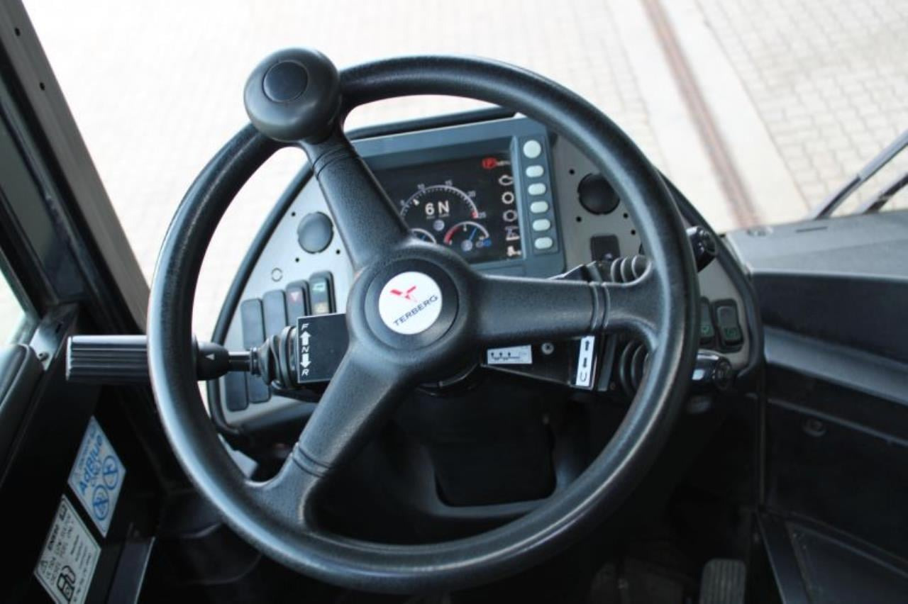 Terberg RT283 - Terminal tractor: picture 4 Terberg RT283 - Terminal tractor: picture 4