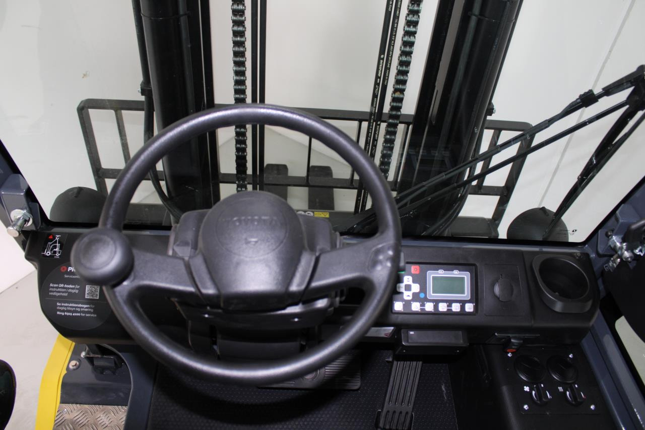 Toyota 9FBM50T - Electric forklift: picture 4 Toyota 9FBM50T - Electric forklift: picture 4