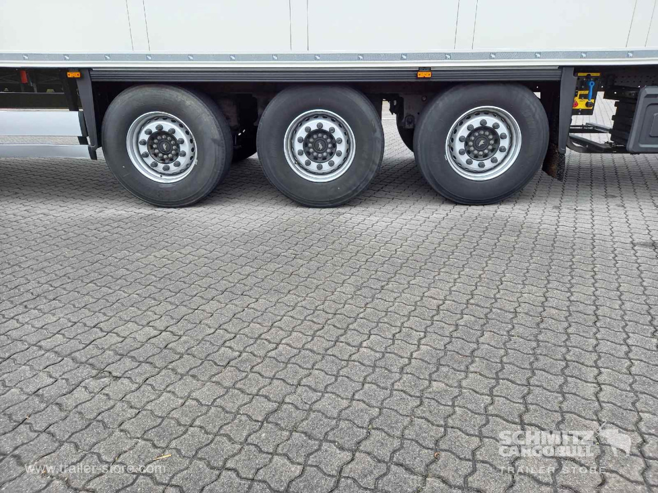 SCHMITZ Auflieger Tiefkühler Standard Double deck - Isothermal semi-trailer: picture 2 SCHMITZ Auflieger Tiefkühler Standard Double deck - Isothermal semi-trailer: picture 2