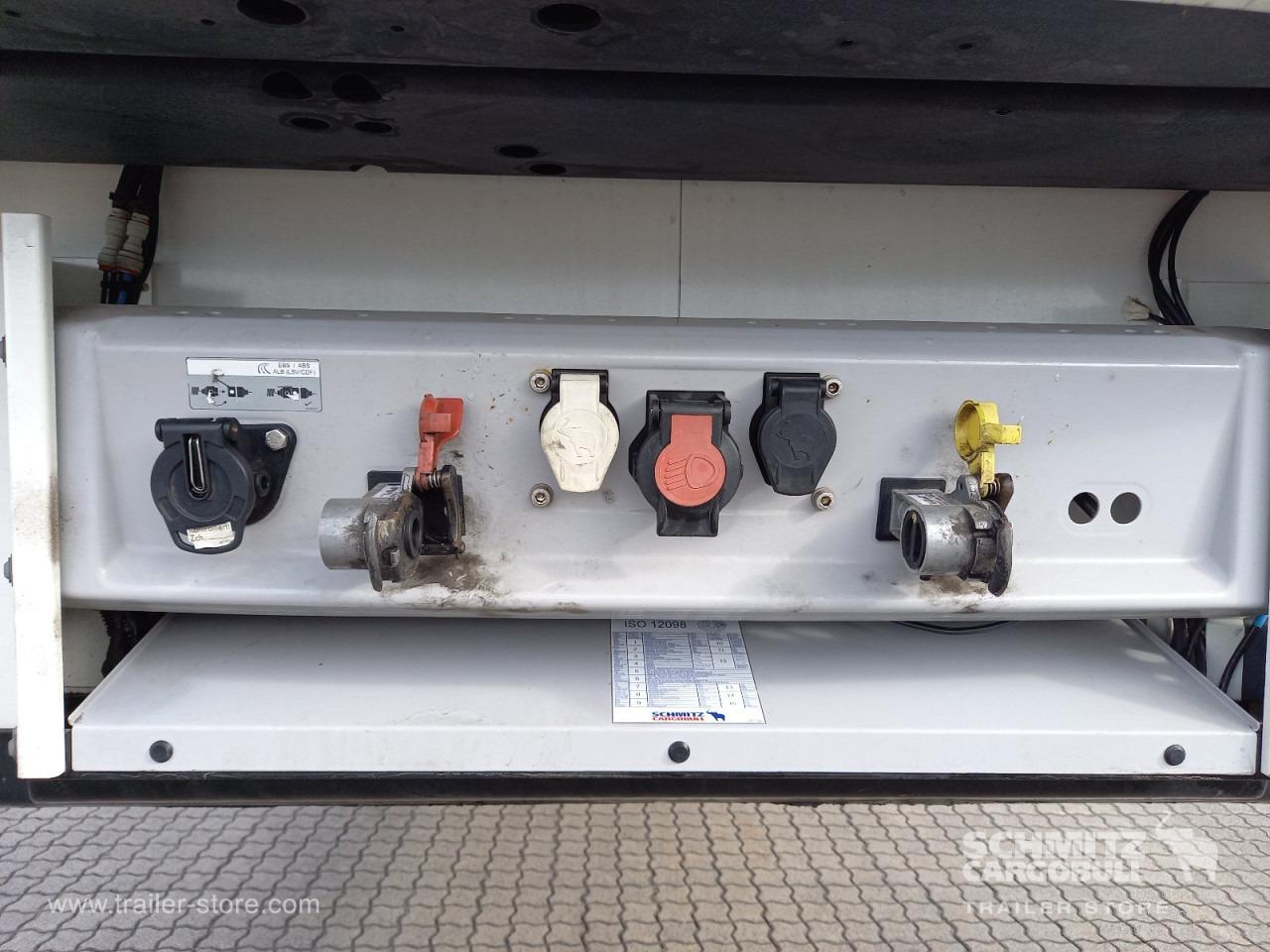 SCHMITZ Auflieger Tiefkühler Standard Double deck - Isothermal semi-trailer: picture 5 SCHMITZ Auflieger Tiefkühler Standard Double deck - Isothermal semi-trailer: picture 5